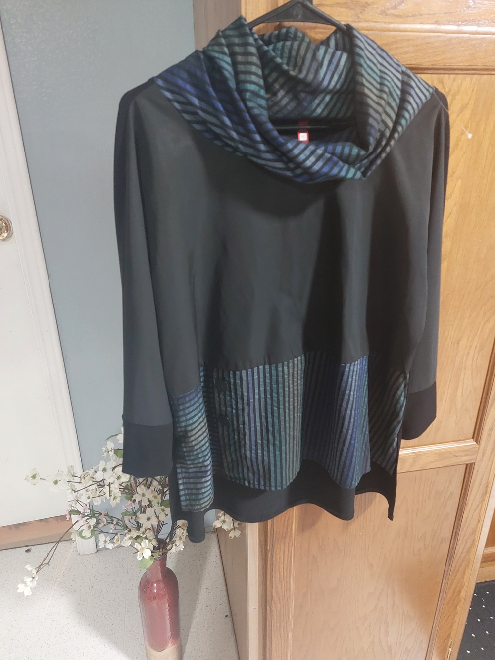 IC COLLECTION Black Tunic with Blue-Green Striped Accents